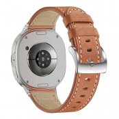 Samsung Galaxy Watch 8 Classic med brunt läderarmband i äkta material, baksida med urtavla synlig