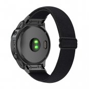 Elastiskt svart nylonarmband monterat på Garmin Fenix 8 43mm