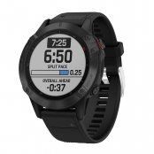 Garmin Fenix 8 47mm med svart silikonarmband – framsida