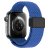 Apple Watch Series 11 46mm med blått nylonarmband visat från sidan