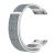 Grått Garmin Fenix 8 47mm nylonarmband visat i böjd position