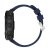 Sidovy av Garmin Fenix 8 med justerbart blått silikonband