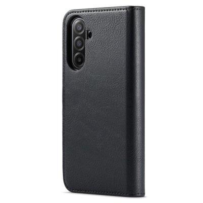 2-i-1 magnetplånboksfodral för Samsung Galaxy A17 från DG.MING – diagonal vy