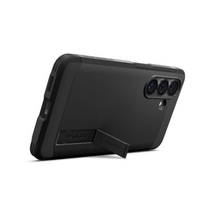 Spigen Rugged Armor MagSafe Black Samsung Galaxy S26 vinklad vy med robust design