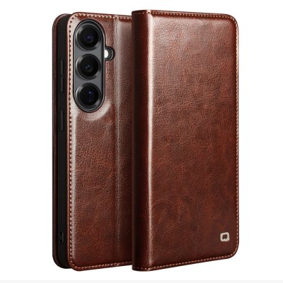 Qialino brunt läderfodral till Samsung Galaxy S26 Plus – elegant plånboksdesign