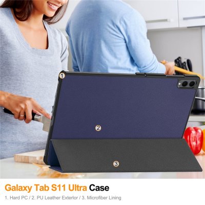 Användning av Galaxy Tab S11 Ultra i blått fodral vid skrivbord