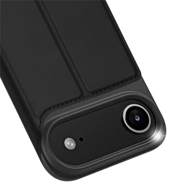 Närbild på kameraskydd och upphöjda kanter på svart Dux Ducis Skin Pro fodral för iPhone 17 Air.