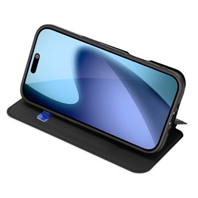 Svart Dux Ducis Skin Pro fodral för iPhone 17 Air använt som mobilstativ för handsfree-visning.