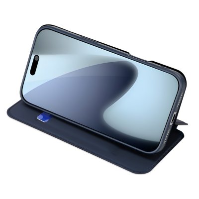 Blått Dux Ducis-fodral i mobilställsläge för bekväm handsfree-visning på iPhone 17 Pro