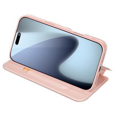 Rosa iPhone 17 Pro fodral använt som mobilstativ för bekväm visning.