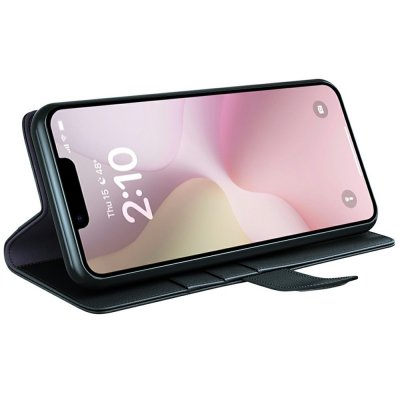 Svart läderfodral till iPhone 17e – används som mobilställ