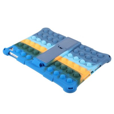 Köp iPad 9.7 6th Gen (2018) Skal Pop It Fidget Multiblå Online