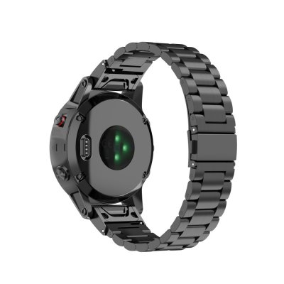 Garmin Fenix 8 43mm med monterat svart armband i metall – vy bakifrån