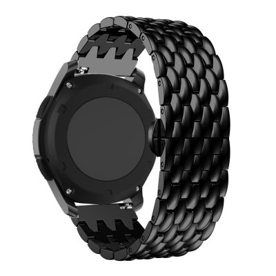 Svart metallarmband med fjärilsspänne monterat på Garmin Vivoactive 4 – sned vy
