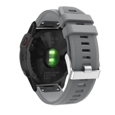 grått silikonarmband för Garmin Fenix 8 Pro 47mm – visning av undersidan med sensor