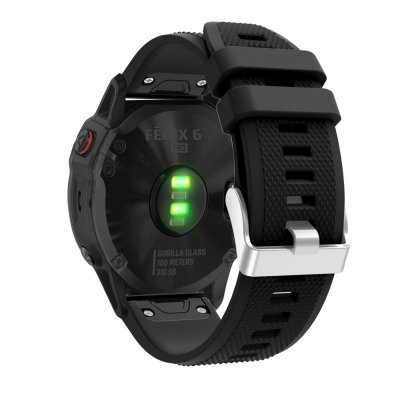 Garmin Fenix 8 47mm – baksida med pulsmätare och silikonarmband