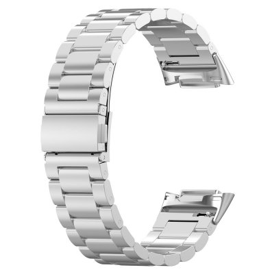 Silverfärgat titanarmband till Fitbit Charge 6 i länkdesign, visat i böjd form